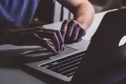 HashKey交易所合规迷局：双重认证难解信任危机，投资者如何自保？